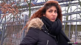 Ebony Genç, Alman Izciyle Vahşi Seks Sırasında Sert Ve Vahşi Bir Hale Geliyor