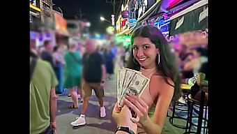 Suihin Ja Vitun Kanssa Nuori Prostituoitu Pov