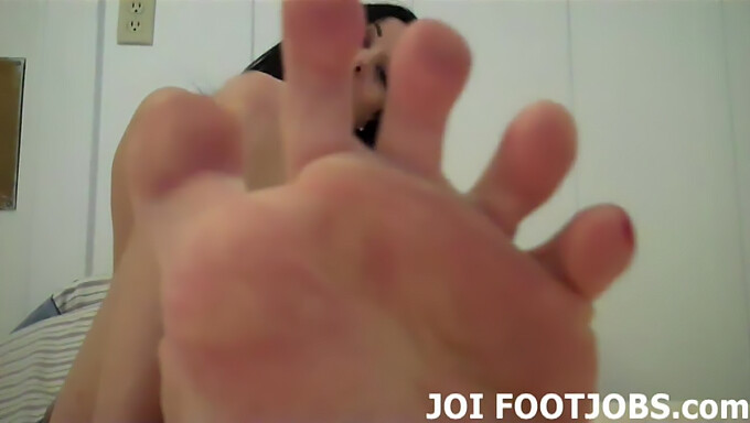 Suck On My Pink Toes And Get A Footjob