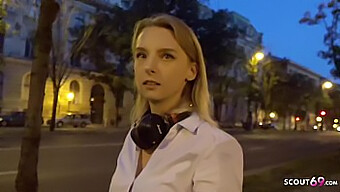 Adolescenta Înfometată De Pulă Primește Bani Pentru O Slujbă De Model Fals Și Este Futută