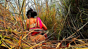 Hands-Free Masturbation In The Great Outdoors With A Hot Indian Housewife