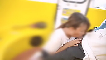 Gadis Filipina Mengambil Risiko Dan Memberikan Blowjob Yang Tak Terlupakan Di Atas Roda Ferris